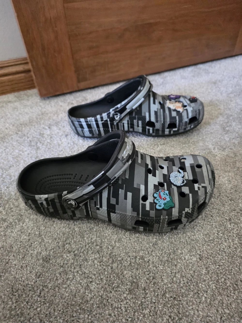 Kids Camo-Print Foam Clogs - Gray/Black with Pokemon charms